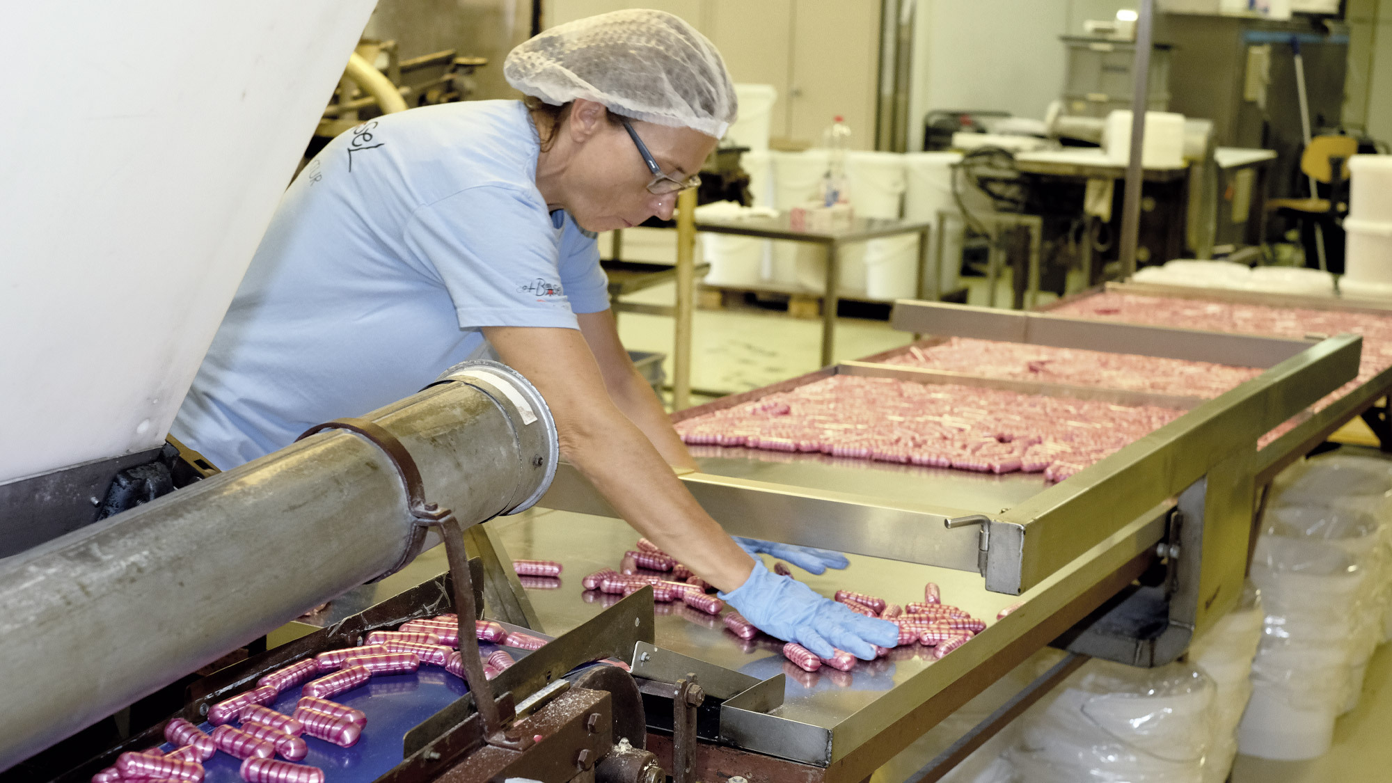 Süssigkeitenherstellerin. © Christian Lienhard, Basel.