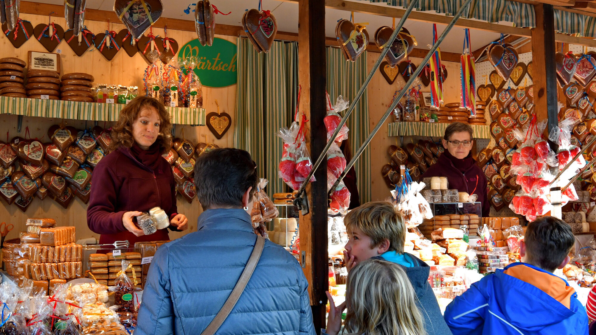 Süssigkeitenstand am Barfüsserplatz.
