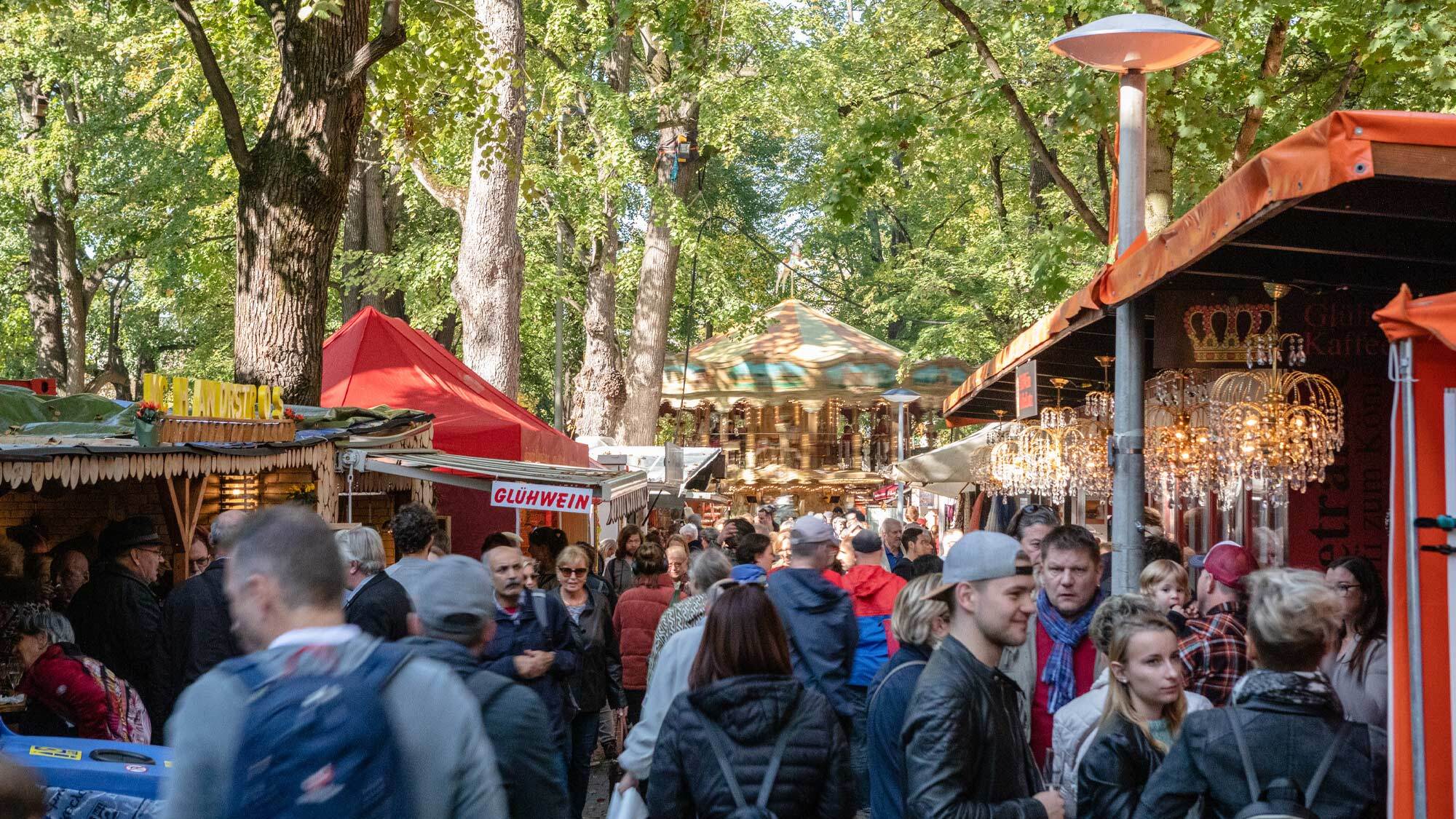 Der Petersplatz bietet Platz für viele kleine Stände.